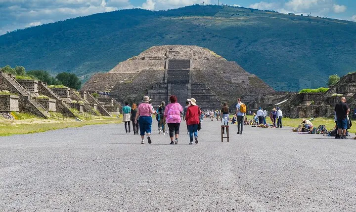 EXCLUSIVE TOUR Teotihuacan - small groups