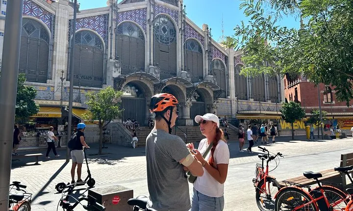 Valencia City Highlights in Guided Bike or E-Bike Tour