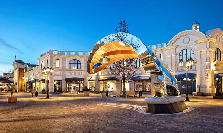 Vancouver Lay Over Shopping (Mc ArthurGlen Designer outlet Mall ) Tour Private