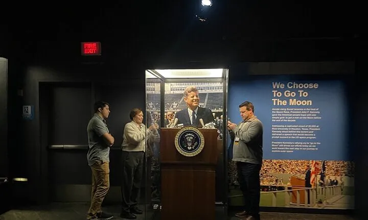 Houston Space Center Ticket With NASA Expert Guide & Transport