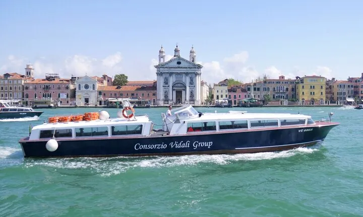 Venice: Private Boat Rental with Driver