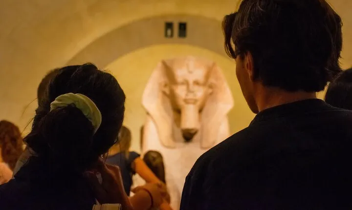 Private Louvre Tour – The Essentials and More with Expert Guide
