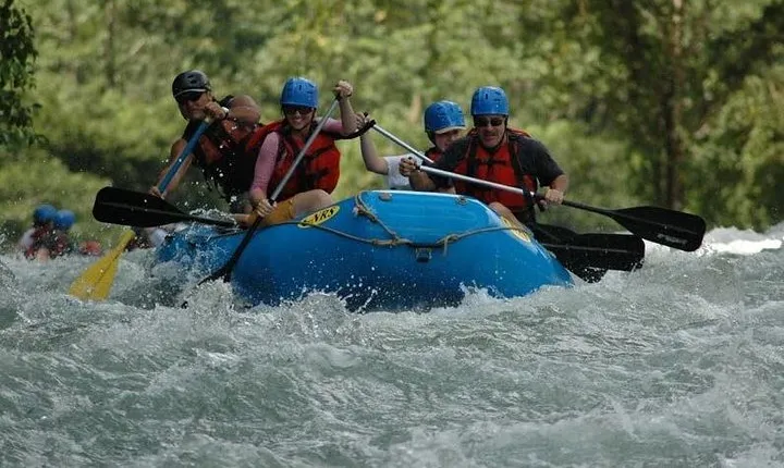 White Water Rafting Savegre River |Class III From Manuel Antonio
