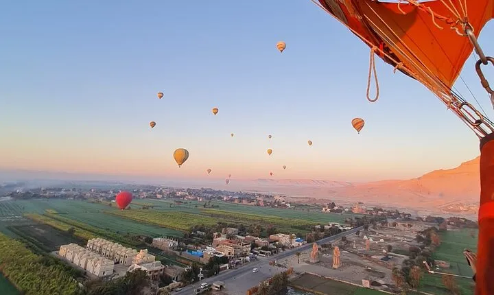 Hot Air Ballon Luxor Early Sunrise