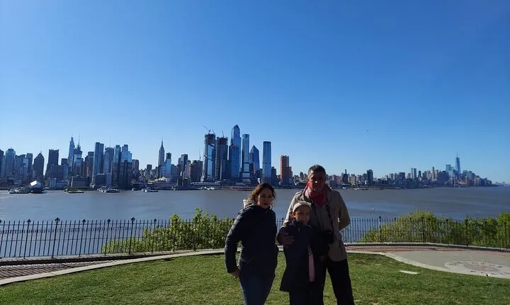 Contrastes de Nueva York incluyendo Dumbo y Nueva Jersey