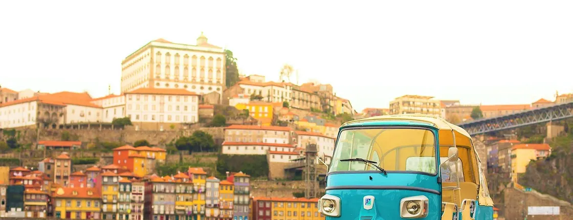 Porto historical center and the best viewpoints on a tuk-tuk