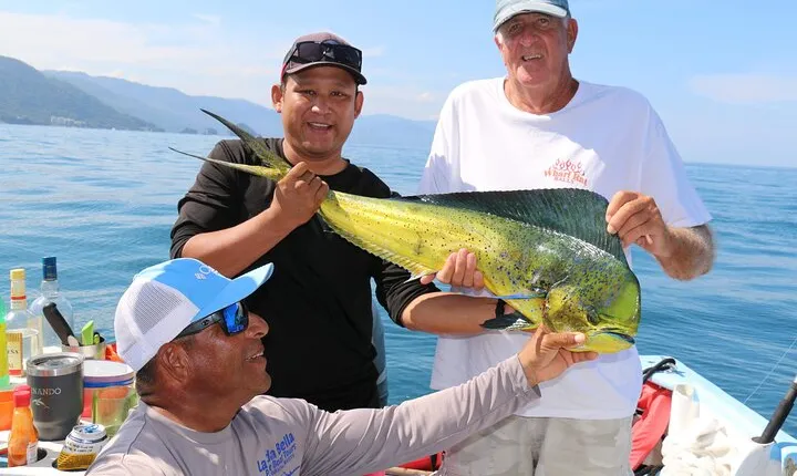 Private Inshore Fishing Adventure in Puerto Vallarta with Snacks