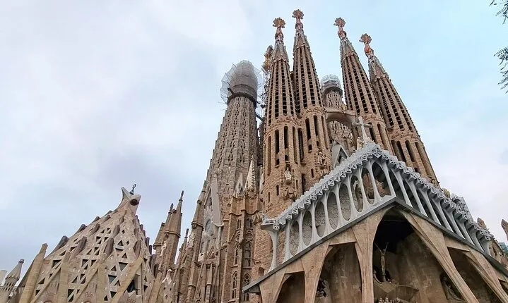 Sagrada Familia Skip the Line Ticket with Audioguide
