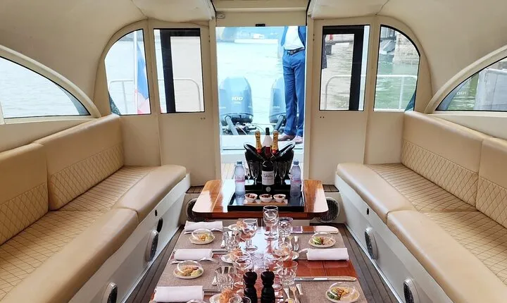 Luxe French Cocktail Workshop Cruise on Glittering River Seine