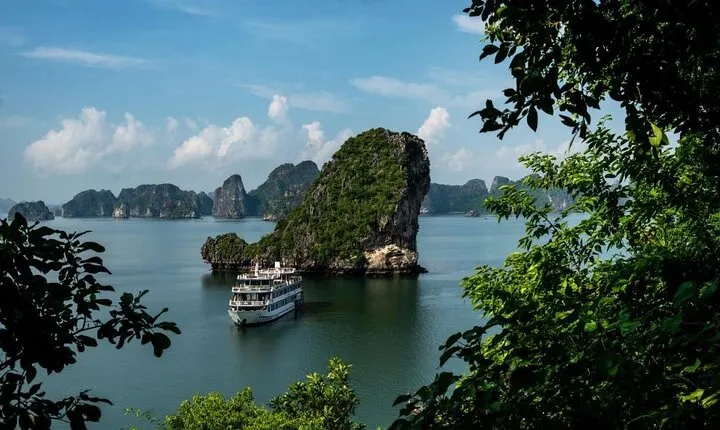 Swan Cruise - Bai Tu Long Bay Off-The-Beaten-Track 2 Days 1 Night