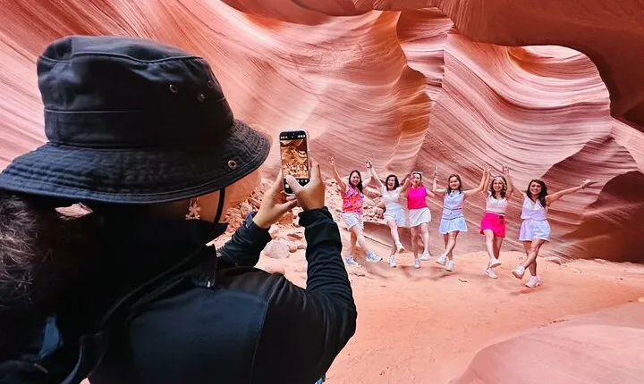 Las Vegas:Lower Antelope Canyon, Horseshoe Bend with Lunch