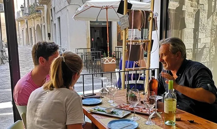 Wine and Food Tasting Experience in Lecce old town