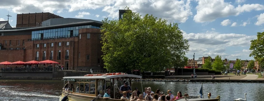 Stratford-upon-Avon river cruise with city audio tour