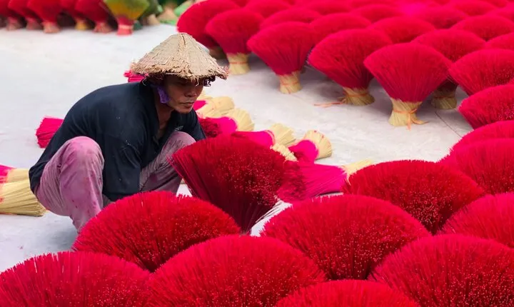 Half day to visit Incense Village, Conical Hat Village