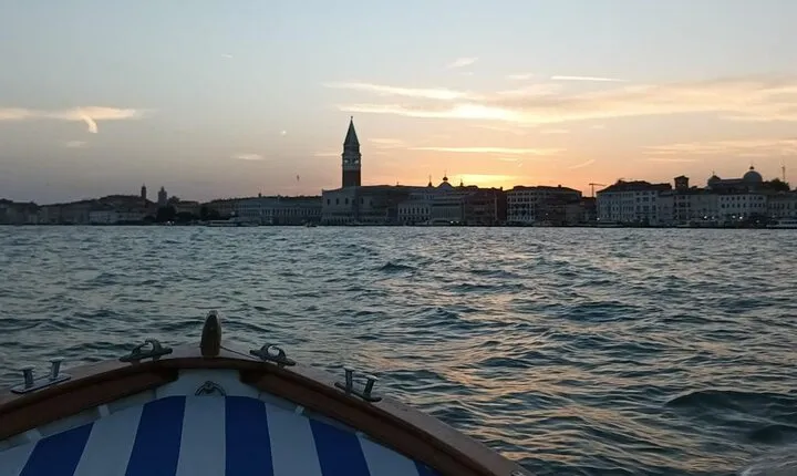 Private boat tour to the islands of Venice