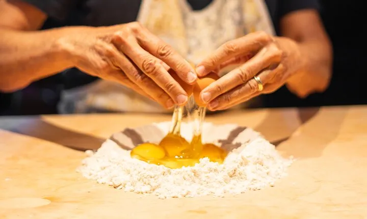 Venice: Cooking Class with Chef Francesco and Live Music 