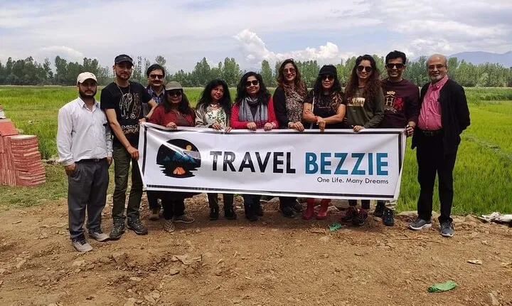 Group Kashmir Deluxe Tour & Tailored Ex Srinagar