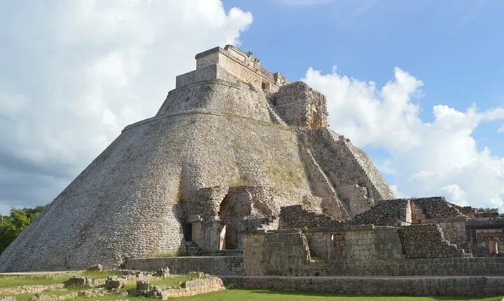 Uxmal Archeological Site Guided Walking Tour with Entry Fee