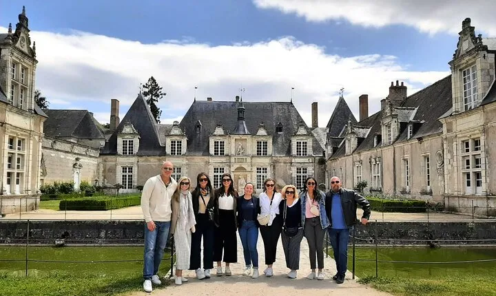 Loire Valley Day Tour Chambord and Chenonceau plus Lunch at a Private Castle