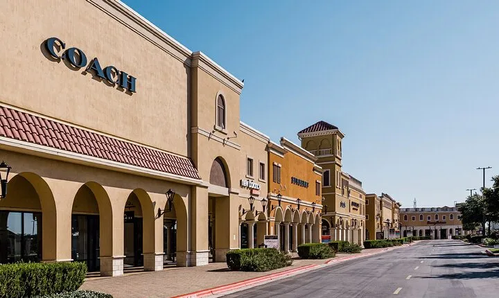 Private Shopping Tour from Austin to San Marcos Premium Outlets