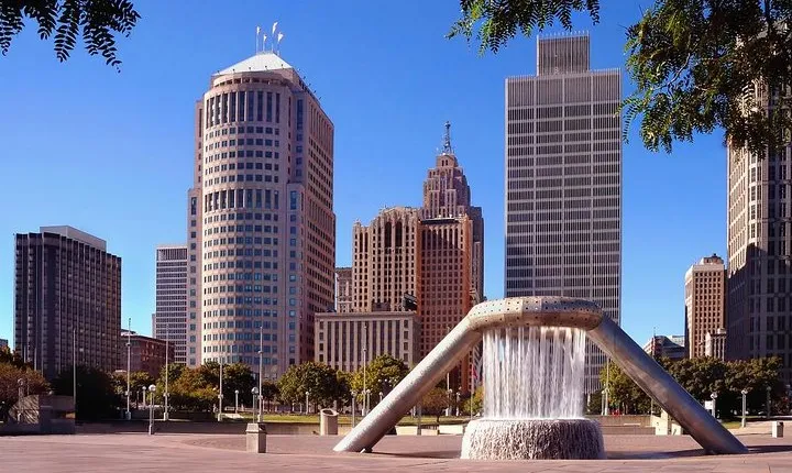 Self-Guided Scavenger Hunt: Detroit Roll Through Motor City
