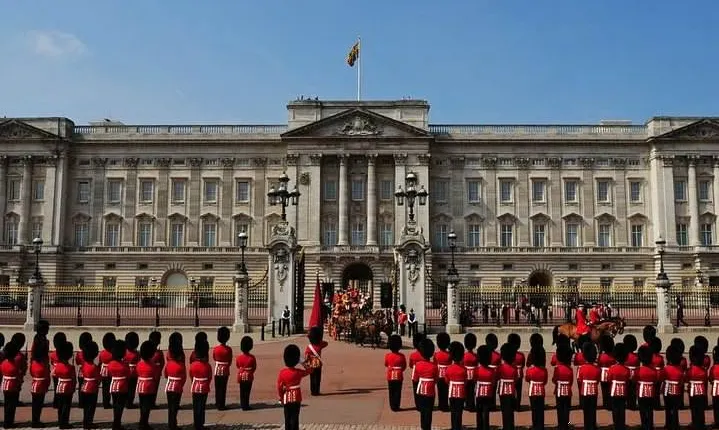 Private Layover Tour of London with Pickup from Heathrow Airport