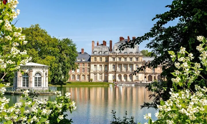 Fontainebleau Castle & Barbizon Half-Day Trip from Paris