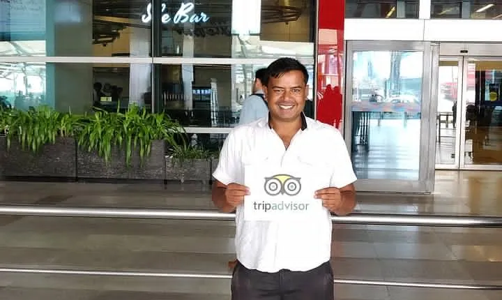 Delhi: Private Car Charter with Professional Driver