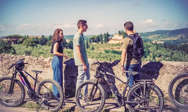 Private Electric Bike Tour of Florence Hills with gelato tasting