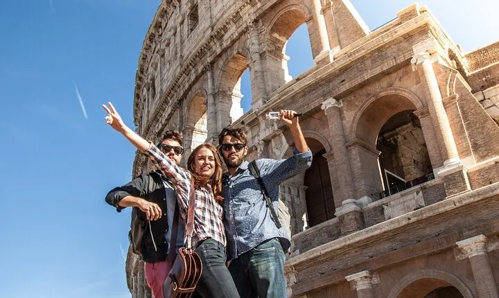 Ancient Rome unveiled: the Colosseum, with Guide Book