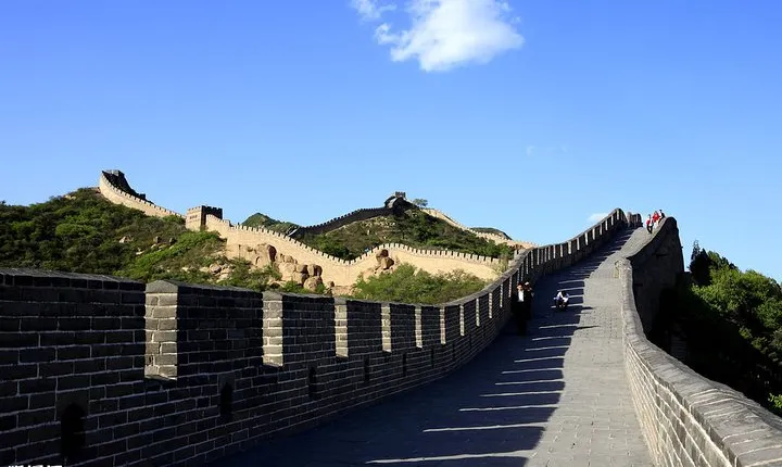 All-inclusive Private Day Tour to Longqingxia Gorge and Badaling Great Wall