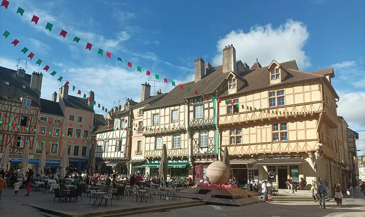Private guided tour of Chalon-sur-Saône with an official guide!