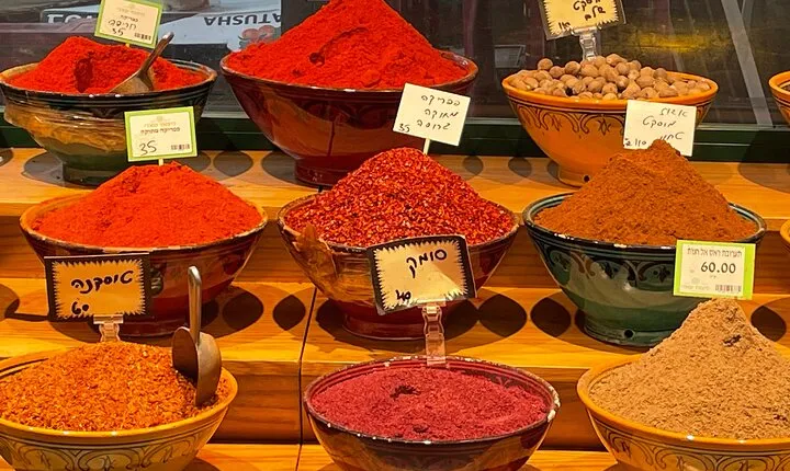 Tel Aviv: Hatikvah Market Interactive Behind-the-Scenes Tour