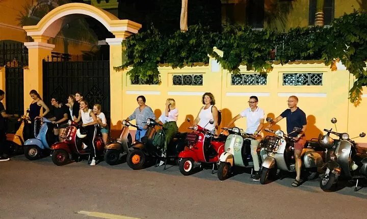 Ho Chi Minh Nightlife & Street Food Tour By Motorbike