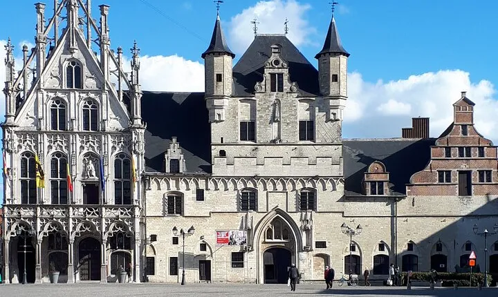 Follow your tailor-made day trip in Mechelen via your mobile phone (by bicycle)