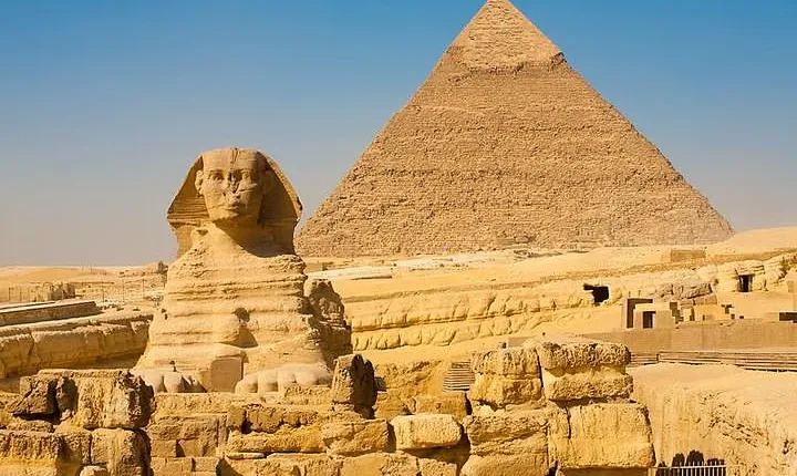 Full Day Tour To Giza Pyramids Egyptian Museum and Khan Khalili Bazaar