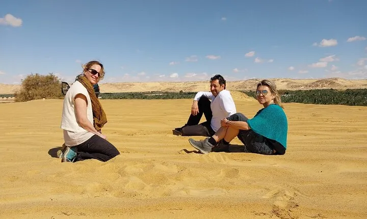Discover the oases of Egypt in 2 Guided full-days