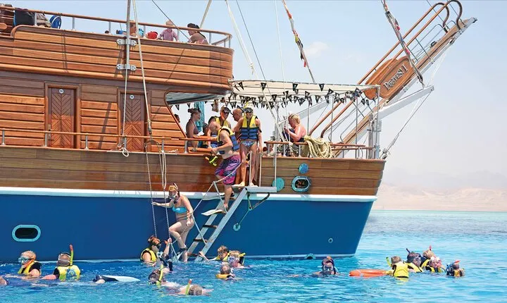 Pirates Sailing Boat Snorkeling -Hurghada- With Sea Food