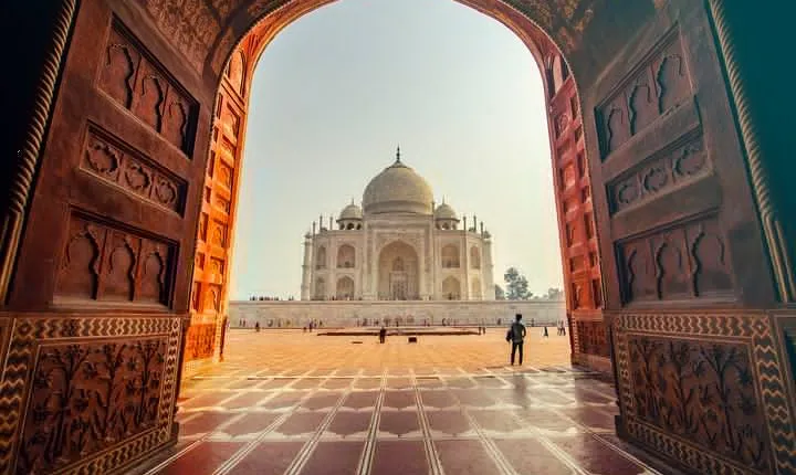 Taj Mahal Sunrise Tour by Car From Delhi