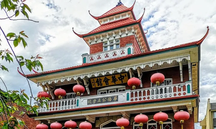One-Hour Luxury City Tour of Victoria