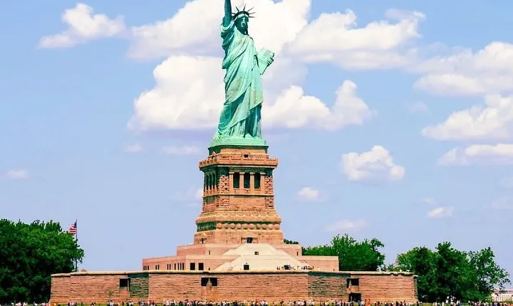 Statue of Liberty & Ellis Island: Private Half-Day Guided Tour