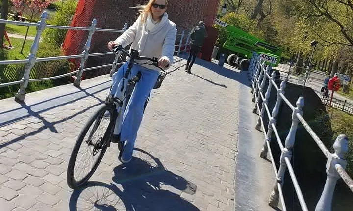 Bruges by bike with friends and family!