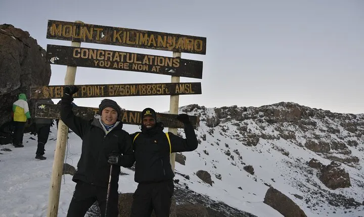 6 Days Kilimanjaro Lemosho route Climbing and Hiking Tour