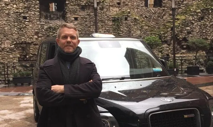 Heathrow Airport Pickup & Tour