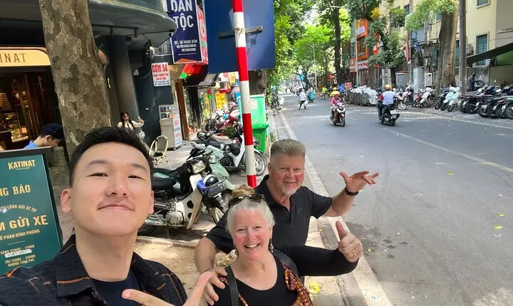 Small-group Hanoi Highlights Weekend Walking Tour