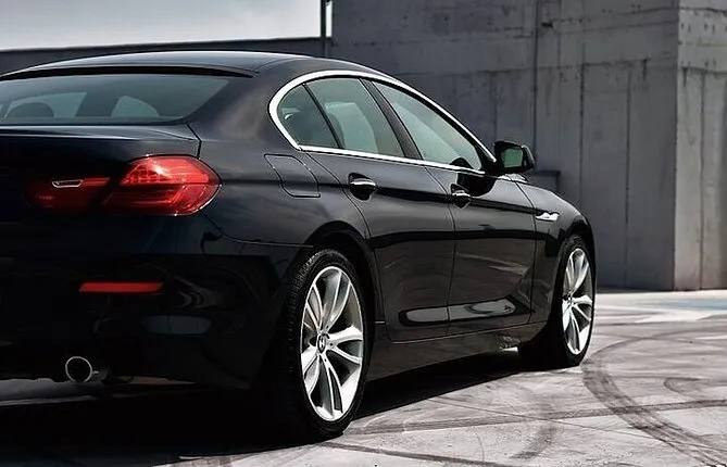 Private One-way Airport Transfer (London Gatwick To London)