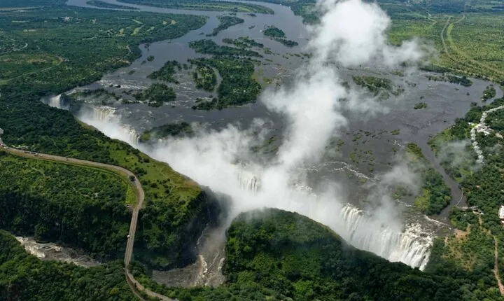Guided Tour of the Victoria Falls, Zambia (including transfers and entry fee)