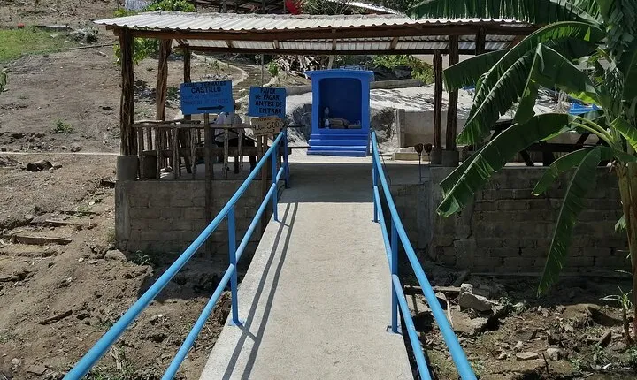 Hot Springs Water Visiting Dos Arroyos Guerrero.