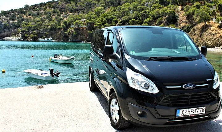 From/To Athens - Piraeus Port Transfer with Private Minivan