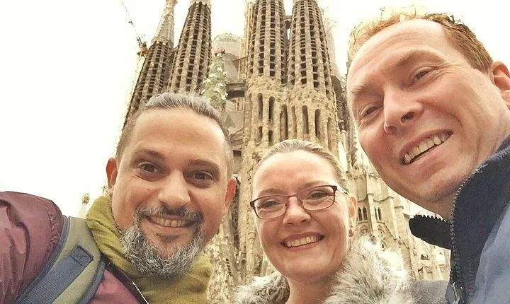 Food & Drink Tasting Private Tour & Sagrada Familia Skip the Line